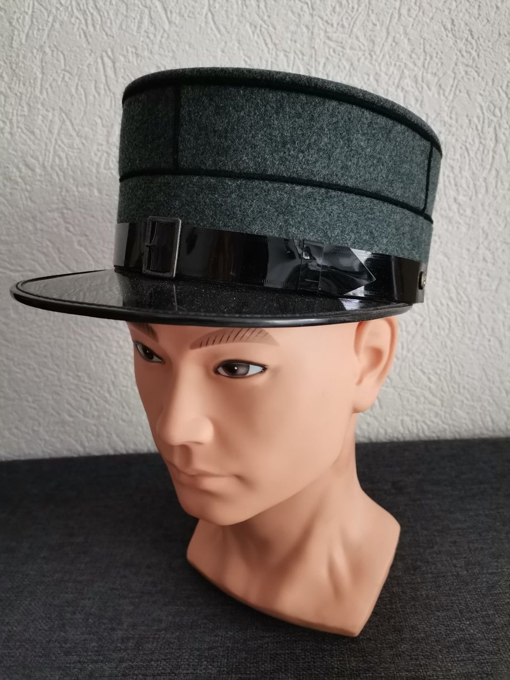 Allestimento di negozi e stand fieristici: Tête de mannequin de présentation coiffures – Usato da Onex venduto da Neimad7 6
