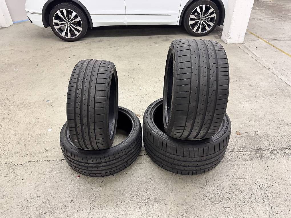 Pneumatici & Ruote complete: Hankook Reifen 2x 305-30-21  – Usato da Schaffhausen venduto da Z5S