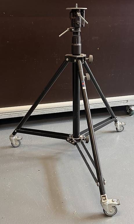 Stative & Köpfe: Manfrotto Stativ 070BU mit Rollen – Gebraucht aus Rüti ZH von Philippek 1