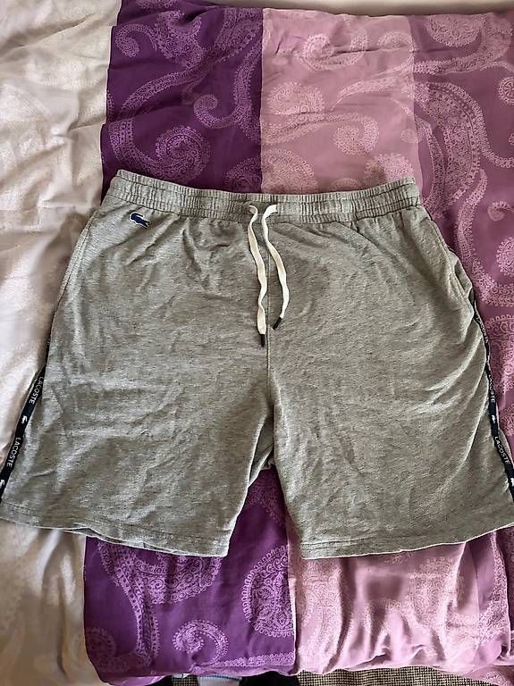 Pantaloni: Original Lacoste kurze Hose  – Usato da Oftringen venduto da due_ll5s 1
