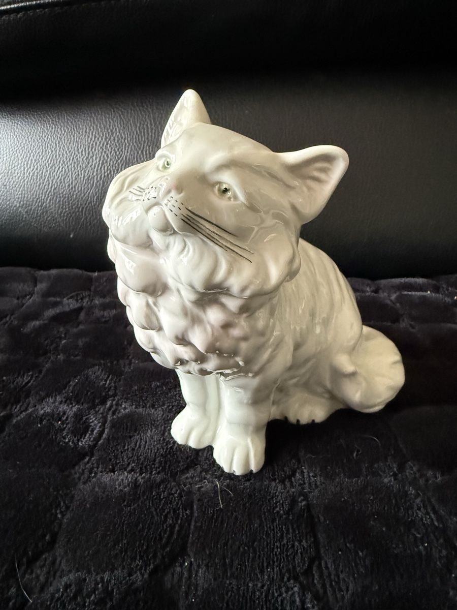 Figuren: Weisse Porzellan Katze – Gebraucht aus Biel/Bienne von Katja01112 2