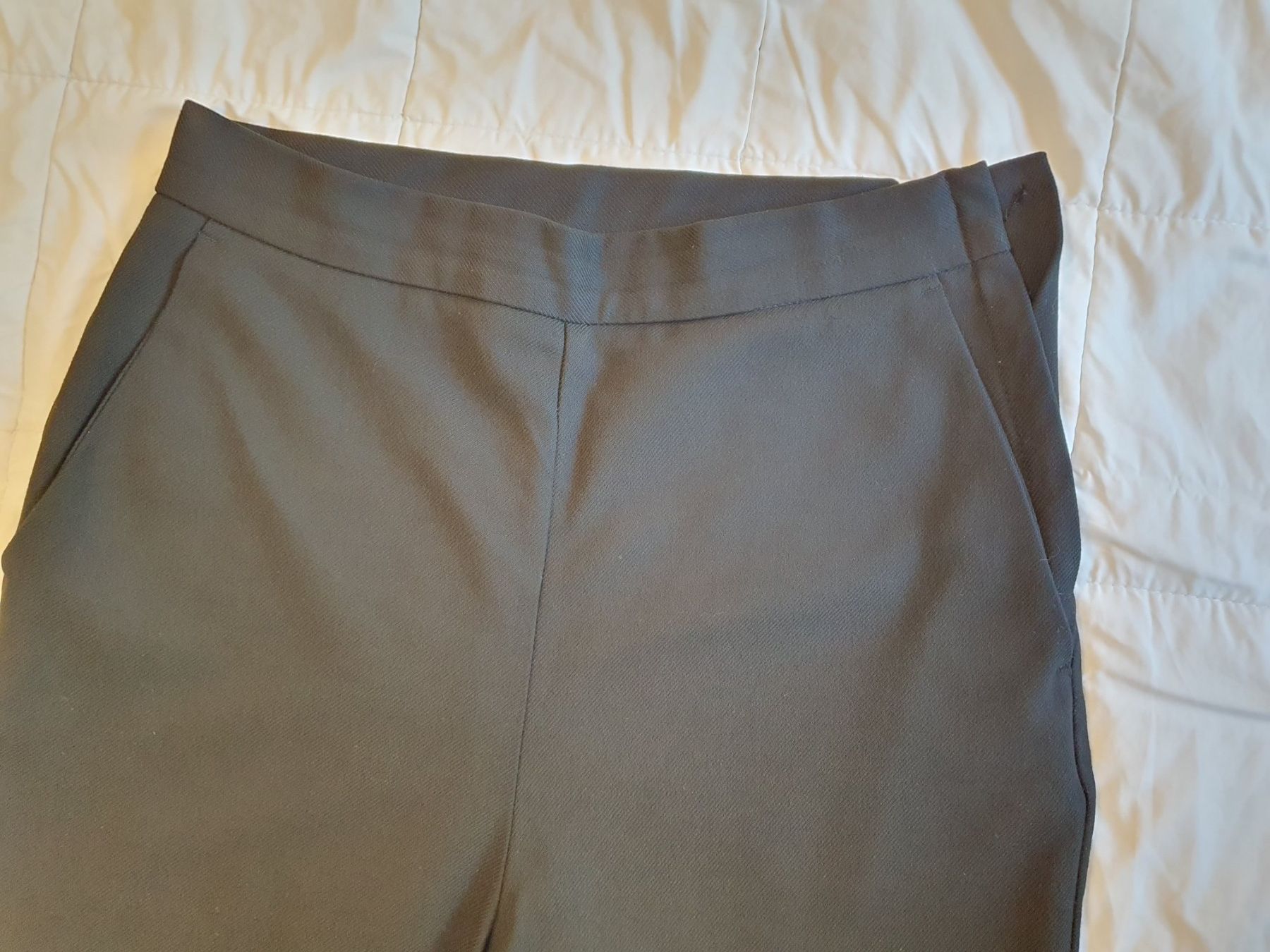 Monki Pantaloni: Pantaloni neri MONKI, taglia 34 – Usato da Langnau am Albis venduto da dav_n72f 4