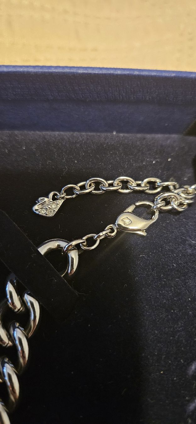 Swarovski Catenine: Swarovski Kette, neuwertig, mit Box – Nuovo e nell'imballaggio originale da Hellbühl venduto da Oki_doki 3