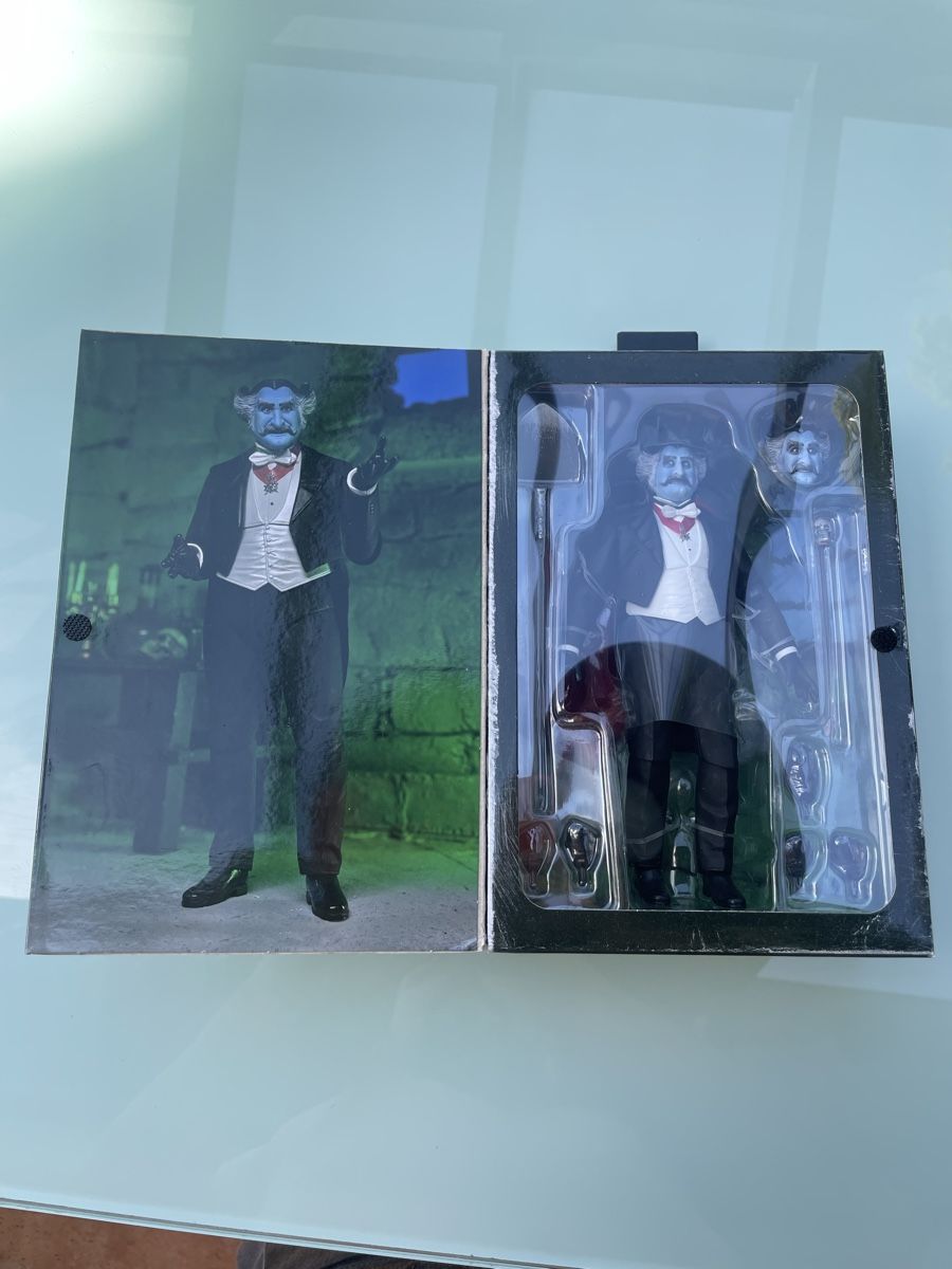 Statuette: Figurine Neca the munster the count  – Nuovo e nell'imballaggio originale da Les Brenets venduto da serialdrink 1