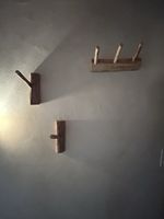 Lot de 3 patères murales en bois naturel état correct