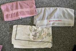 3 Frottetücher,  alt geblümt und rosa