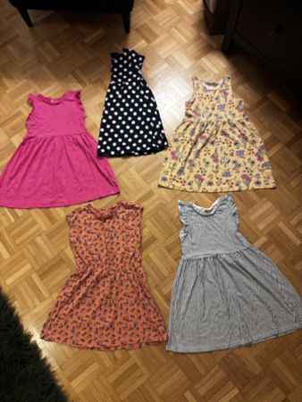 5 Mädchen Kleider, Grösse 110/116, Sommer, Top Zustand