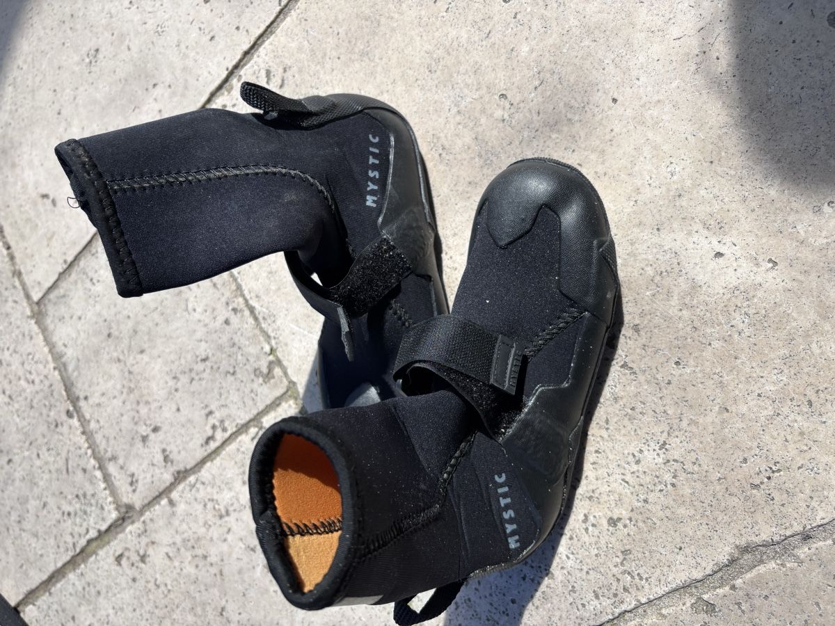 Scarpe per ragazzi: Neopren schuhe kinder – Usato da Port venduto da Linolu