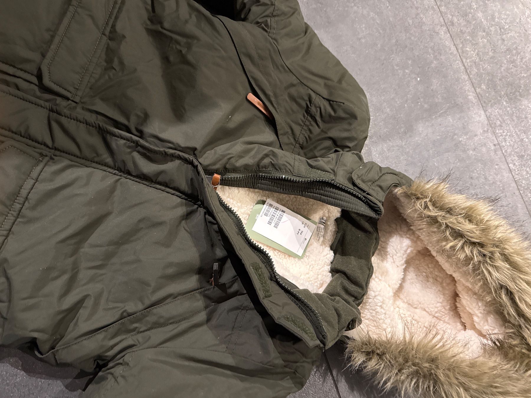 H&M Giacche & Cappotti: Winterjacke Gr. 134 NEU – Nuovo e nell'imballaggio originale da Worblaufen venduto da Savanne05 3