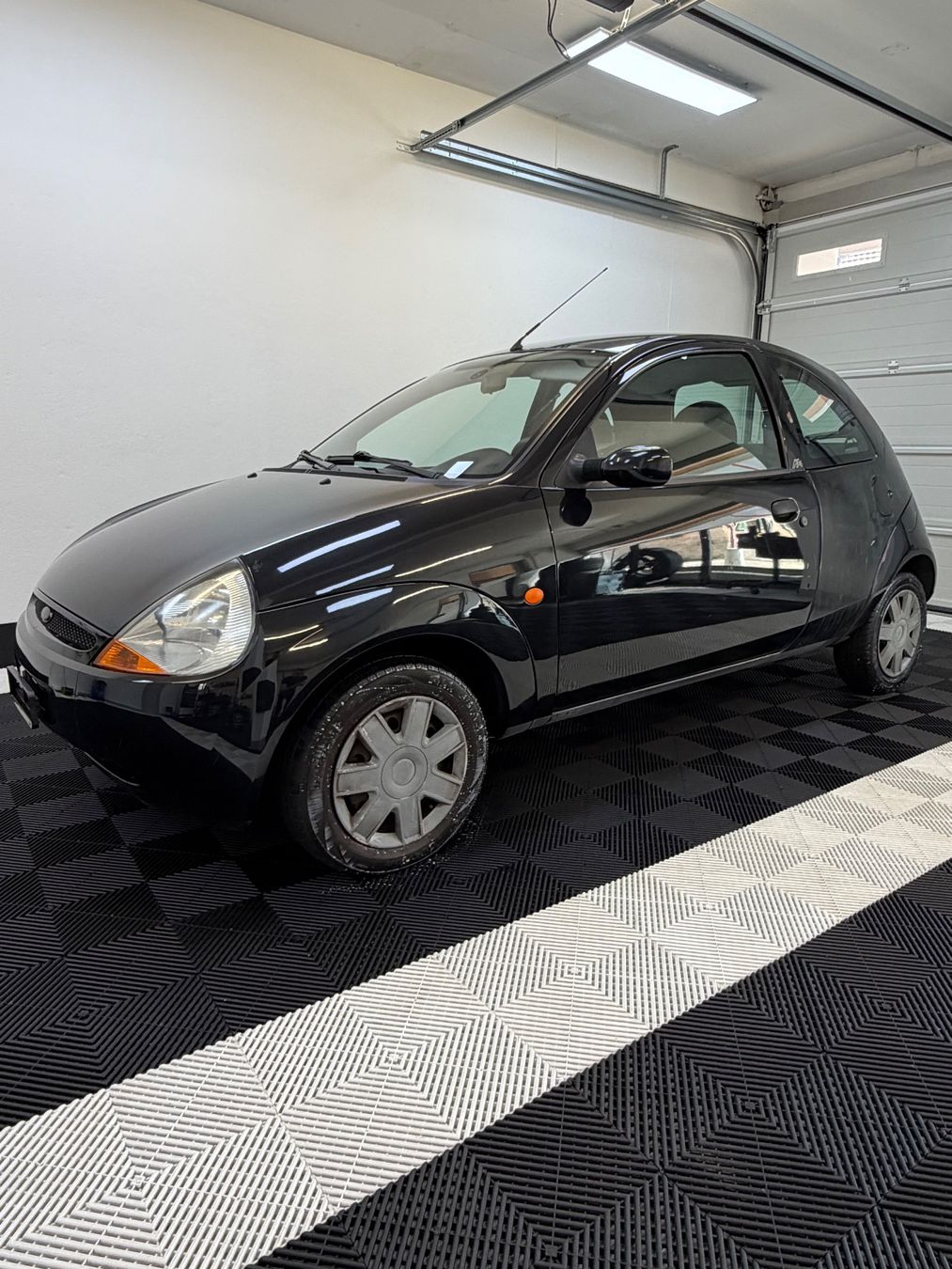 Automobili: Ford Ka, Sparsam – Usato da Oensingen venduto da buj_d9dw 3