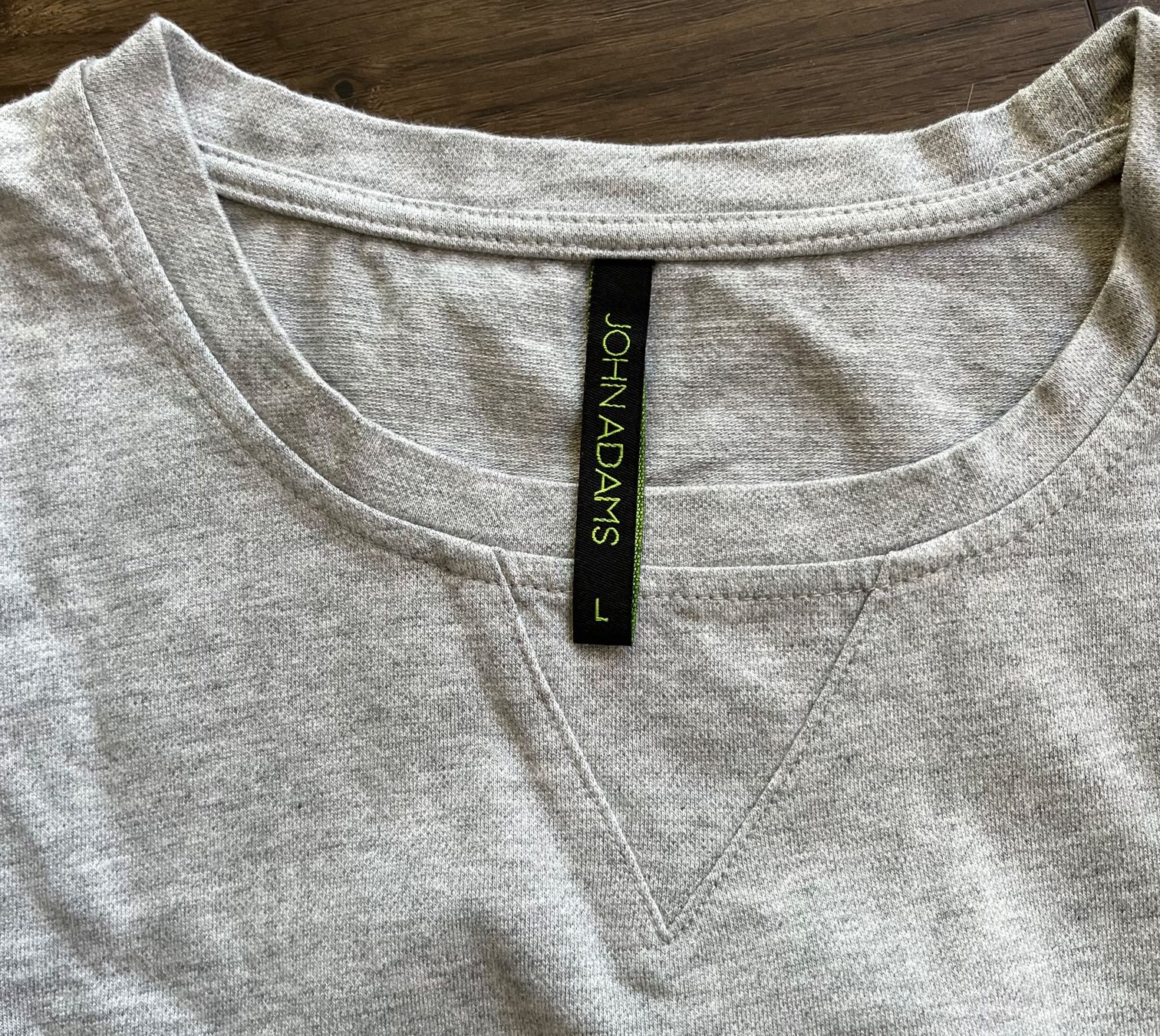 T-shirt: Shirts 2 Stück ohne Ärmel – Nuovo (secondo la descrizione) da Niederuzwil venduto da Mala 2