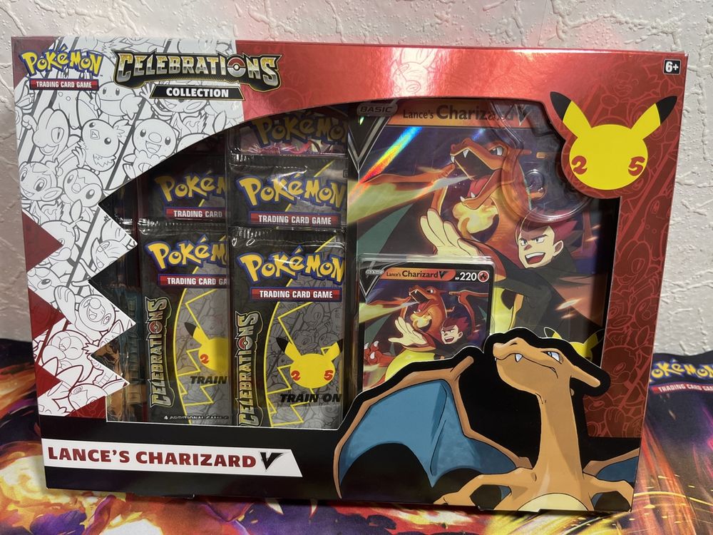 Pokémon Celebrations Charizard V Box (Neu und originalverpackt) in ...
