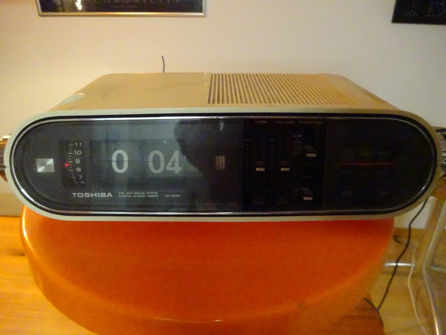 Toshiba Radio: RADIO ** 60er // 70er JAHRE – Usato da Luzern venduto da xrayspex99 4