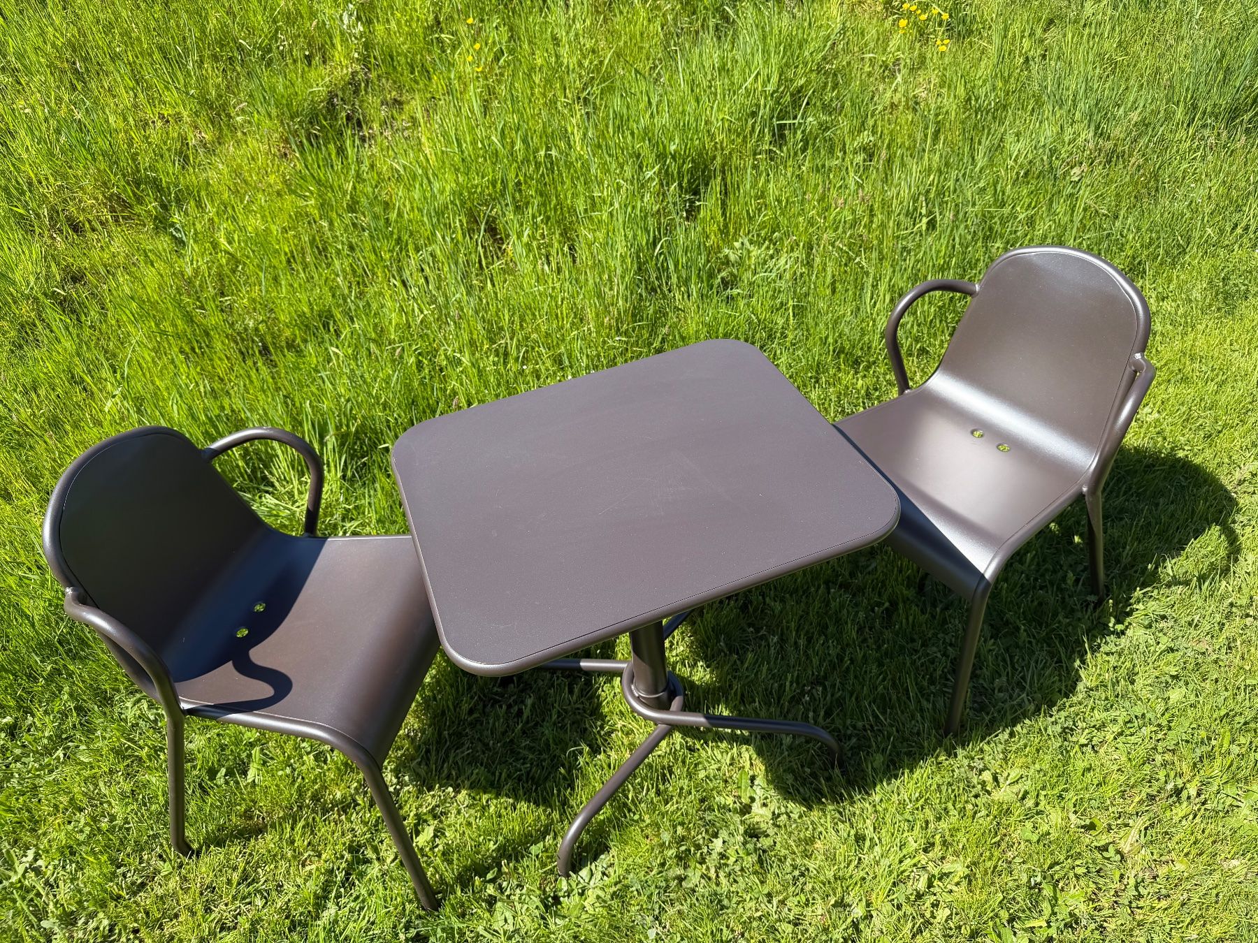 Ikea Set di tavolo e panche: Gartenmöbel-Set, Tisch und zwei Stühle – Usato da Frauenkappelen venduto da Meler7