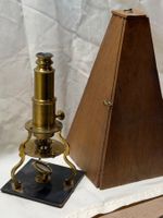 Antikes Messingmikroskop mit originaler Holzbox