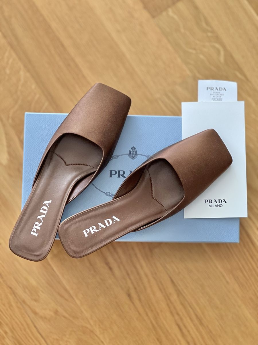 Prada Scarpe da donna: Prada Satin Mules – Nuovo (secondo la descrizione) da Schlieren venduto da tan_5tgy