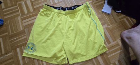 Short Under Armour jaune fluo L