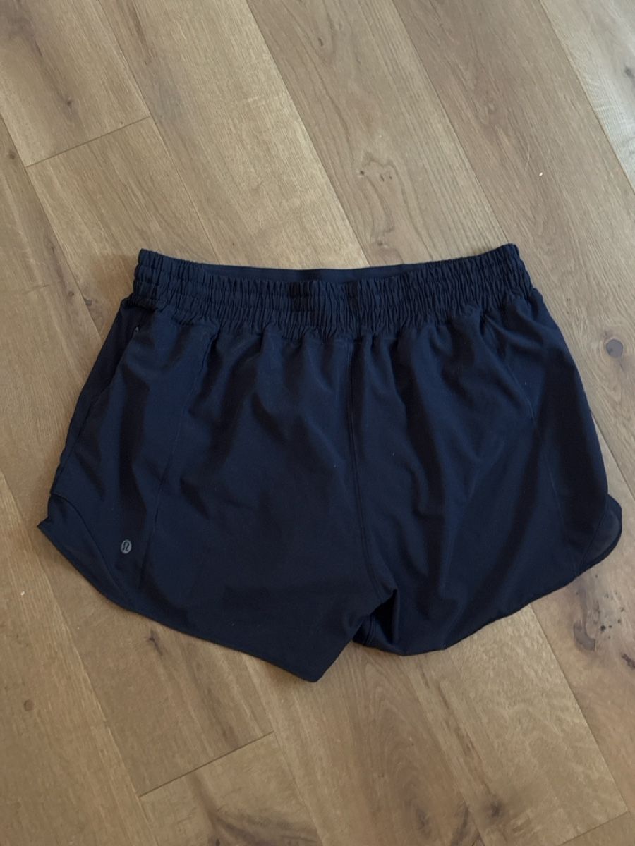 Lululemon Pantaloni: Lululemon Hotty Hot Short 4" Schwarz Gr. 12 – Nuovo (secondo la descrizione) da Basel venduto da kla_6ln8 2