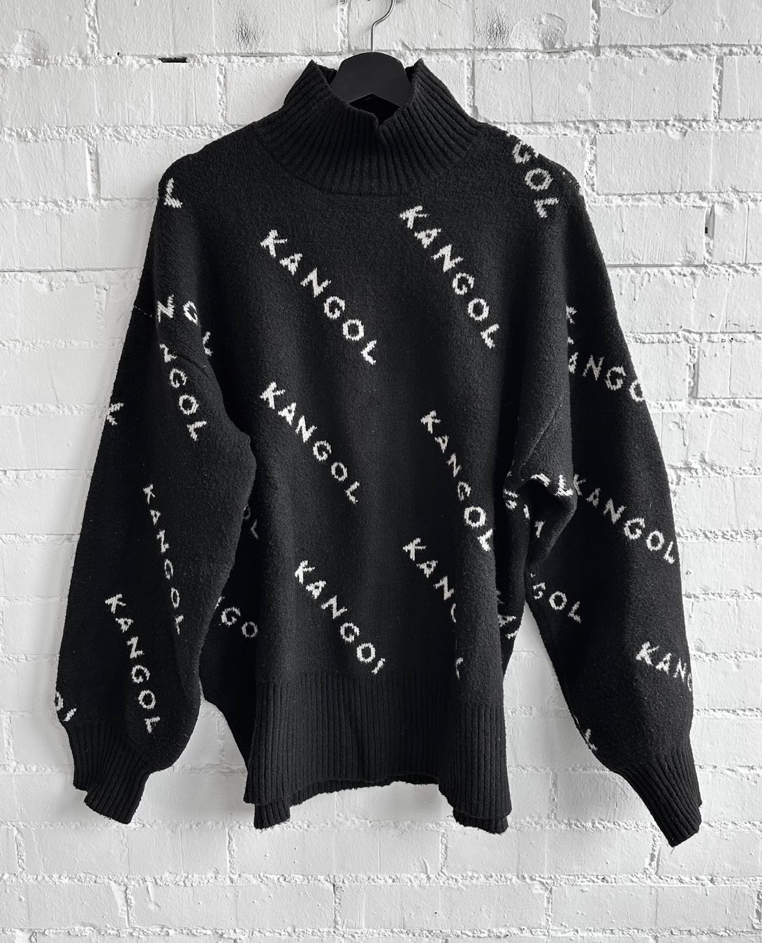 Maglioni & Felpe: Cooler schwarzer Pullover von Kangol x H&M – Usato da Bern venduto da Fraeuleinhonig