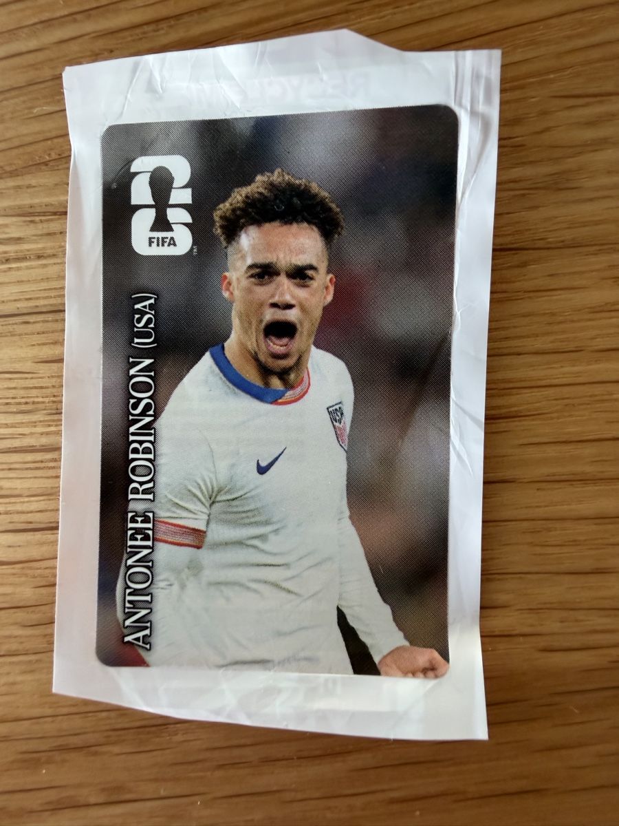 Panini Cartes à collectionner: Panini WM 2026: Antonee Robinson Coca-Cola Sticker – Neuf (Voir description) à Untersiggenthal par franziskaundyves