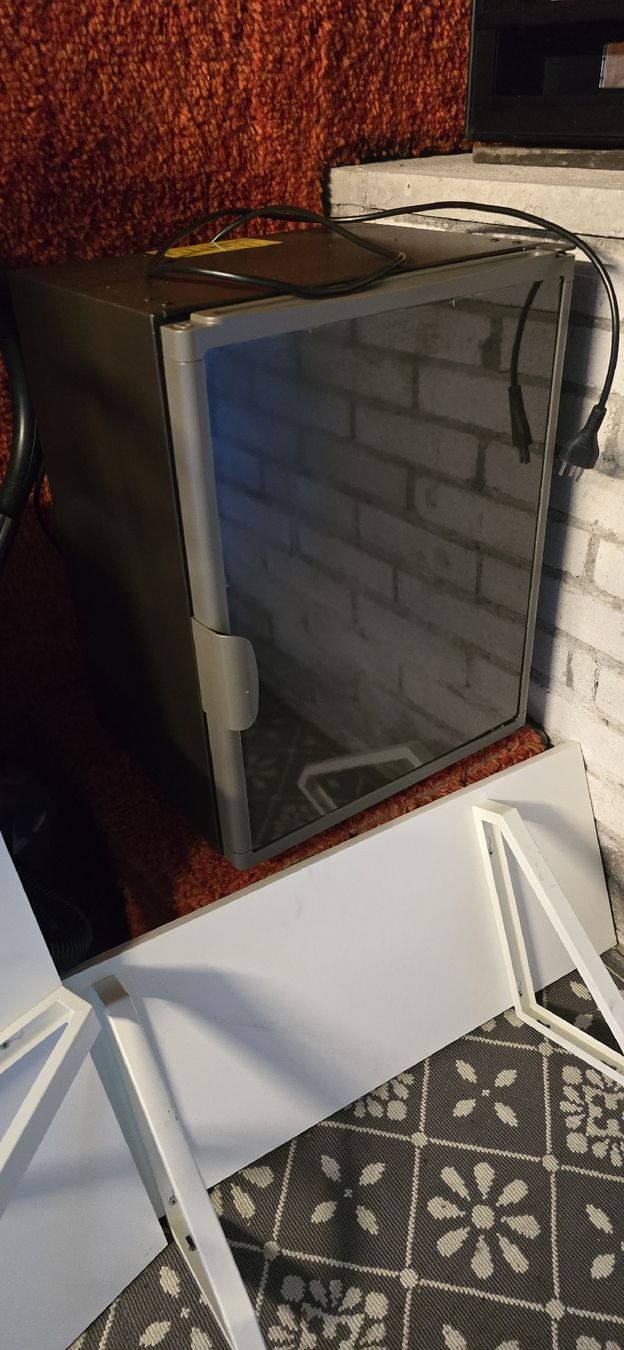 Réfrigérateurs: Minikühlschrank Arktis AW65 – Neuf (Voir description) à Oetwil am See par four_rosses