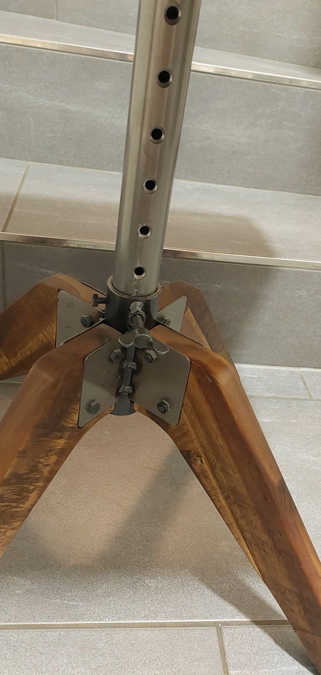 Pfister Comodini: Beistelltisch – Usato da Hendschiken venduto da Piedi 1