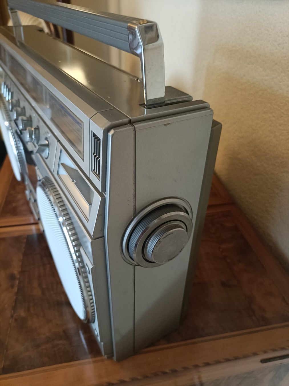 Sharp Radios: Sharp GF-8989, Ghettoblaster, Stereokassettenrekorder – D'occasion à Untersiggenthal par Hexennase 2