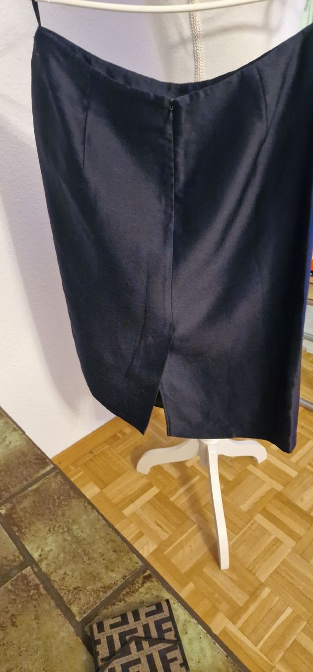 Max Mara Gonne: Max Mara Rock Gr 42 – Usato da St. Gallen venduto da mania03 3