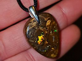 Natürlicher australischer Boulder Opal Anhänger