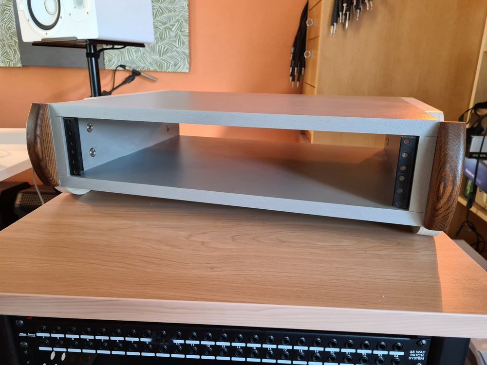 Zaor Miza Desktop 2U Rack Unit (Gebraucht) in Vordemwald für CHF 50 ...