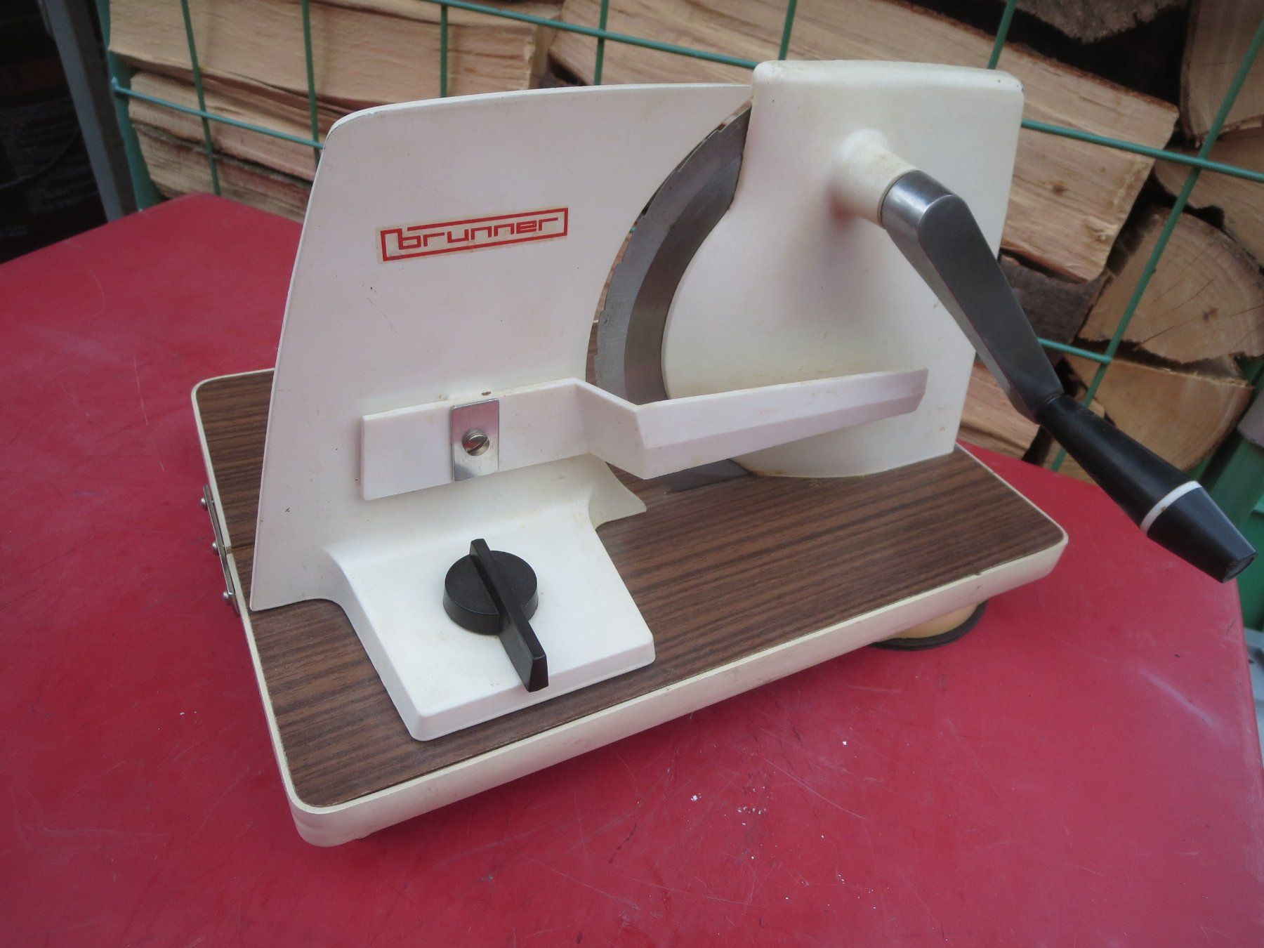 Elettrodomestici da cucina: Alte Küchen - Schneide - Maschine – Usato da Wolfhalden venduto da Quiria68