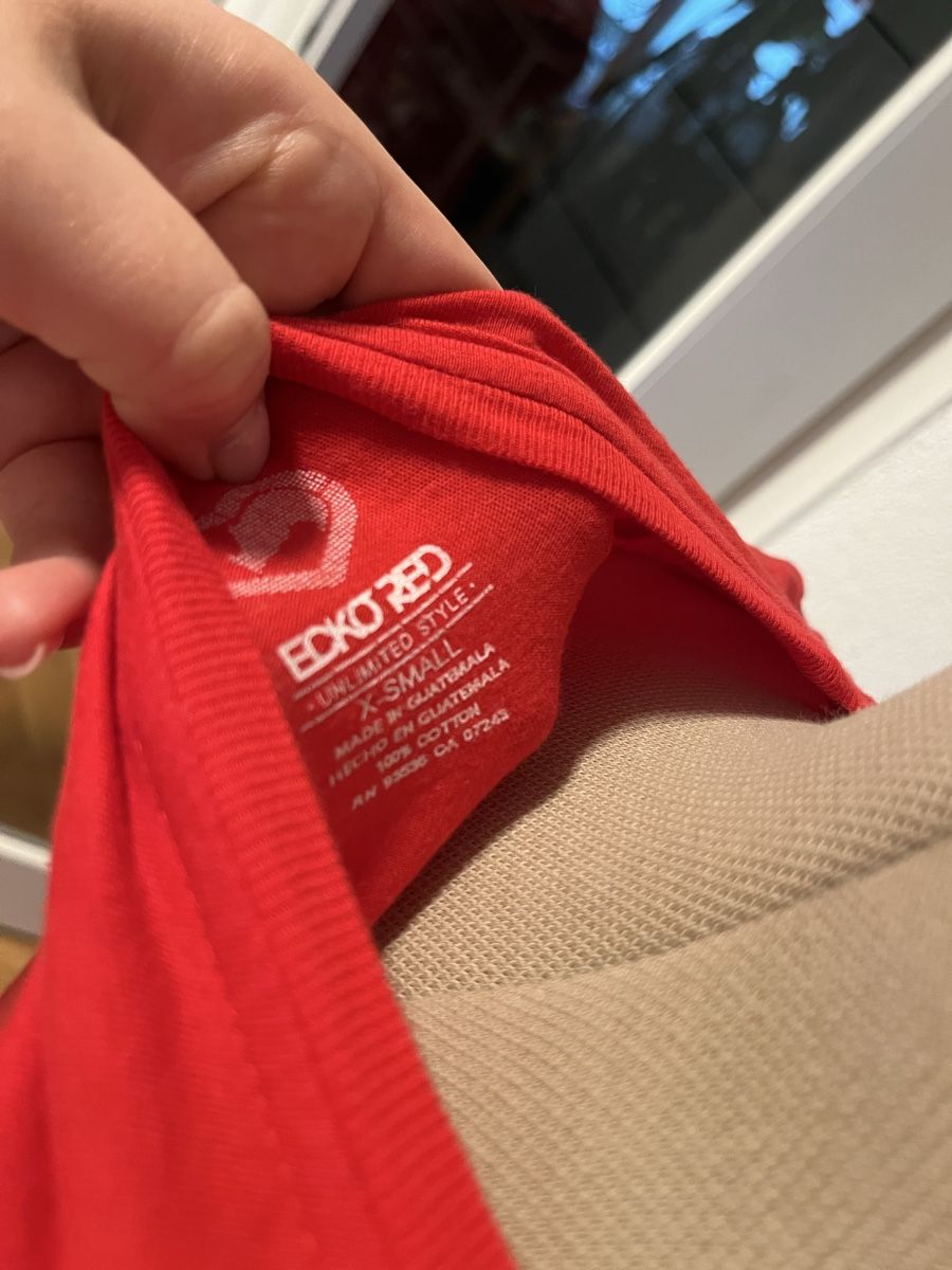Ecko T-shirts: Ecko Red couture t-shirt – D'occasion à Lausanne par Lillielillie 2