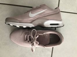 Neue Nike Damenschuehe Grösse 36.5