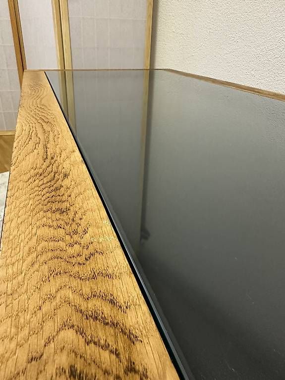 Tavoli: Couchtisch mit Glasplatte & anthrazitfarbener Ablage – Usato da Effretikon venduto da bek_6sgb 3