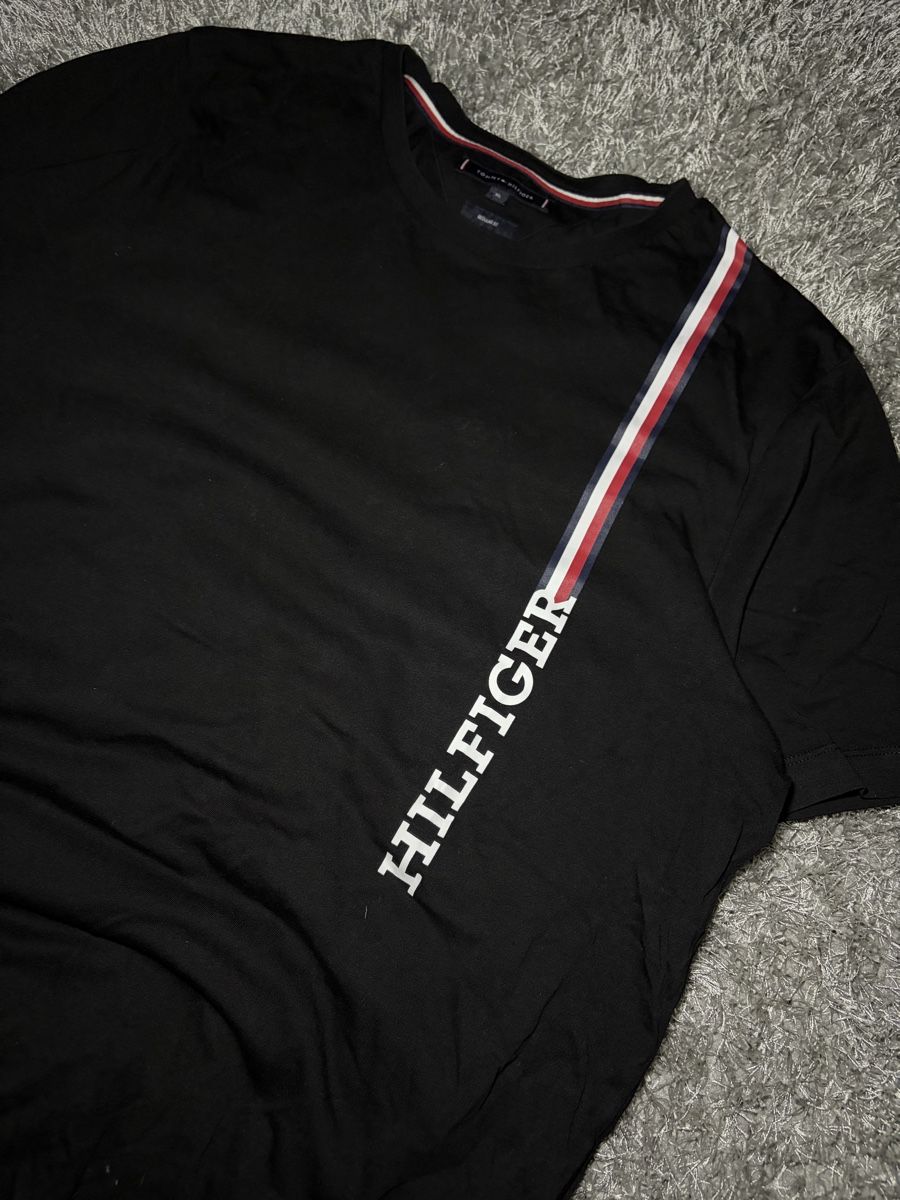 Tommy Hilfiger T-Shirts: Tommy Hilfiger T-Shirt schwarz  – Neu (gemäss Beschreibung) aus Brislach von edu_t6pq 1
