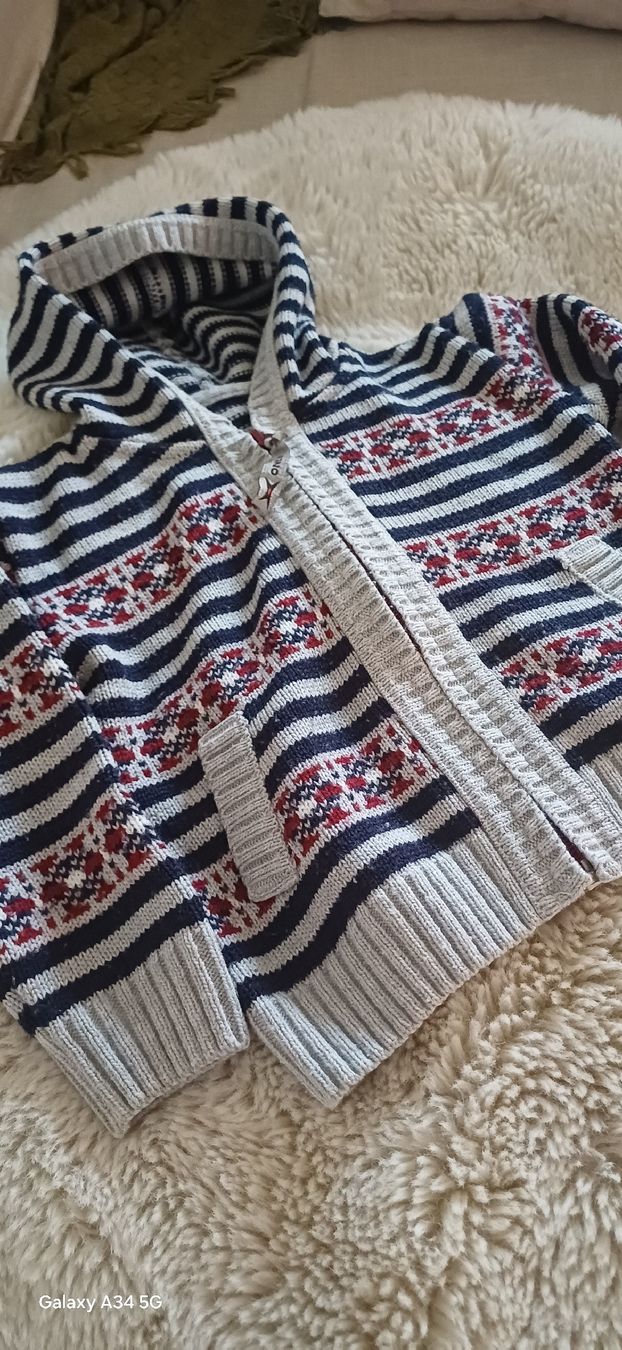 Only Jacken & Mäntel: Strickjacke mit Kapuze, Grösse 86, – Gebraucht aus Riniken von Lessy- 1