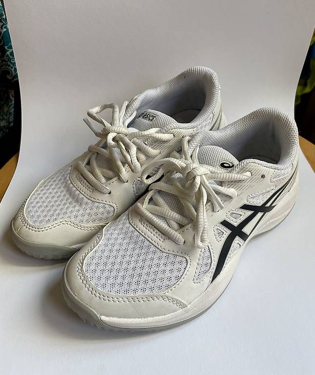Herrenschuhe: Chaussures Asics, pointure 34,5 – Gebraucht aus Carouge GE von Noxynox2000 1