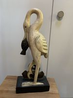 Holzskulptur Vogel mit Fisch Dekoration gebrauchter Zustand