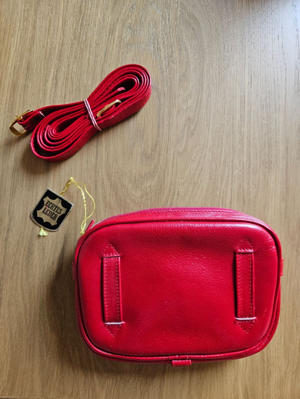 Borse: rote Ledertasche / ab CHF 1.00 – Usato da Hellbühl venduto da davhel 1