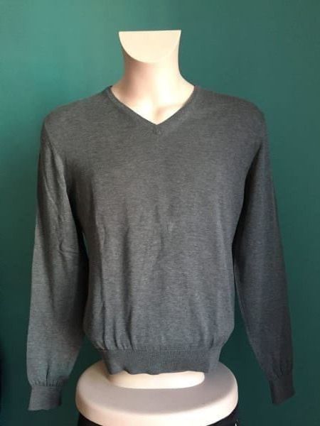 Pelikamo Maglioni & Felpe: PELIKAMO V-Pullover mit Ellbogen Patches – Usato da Zürich venduto da ClosetQueen 1