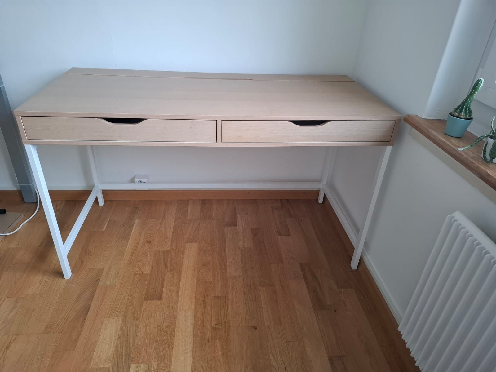 Bureaux: Schreibtisch weiss/Eichenachbildung – Neuf (Voir description) à Zürich par and_b9rp 2