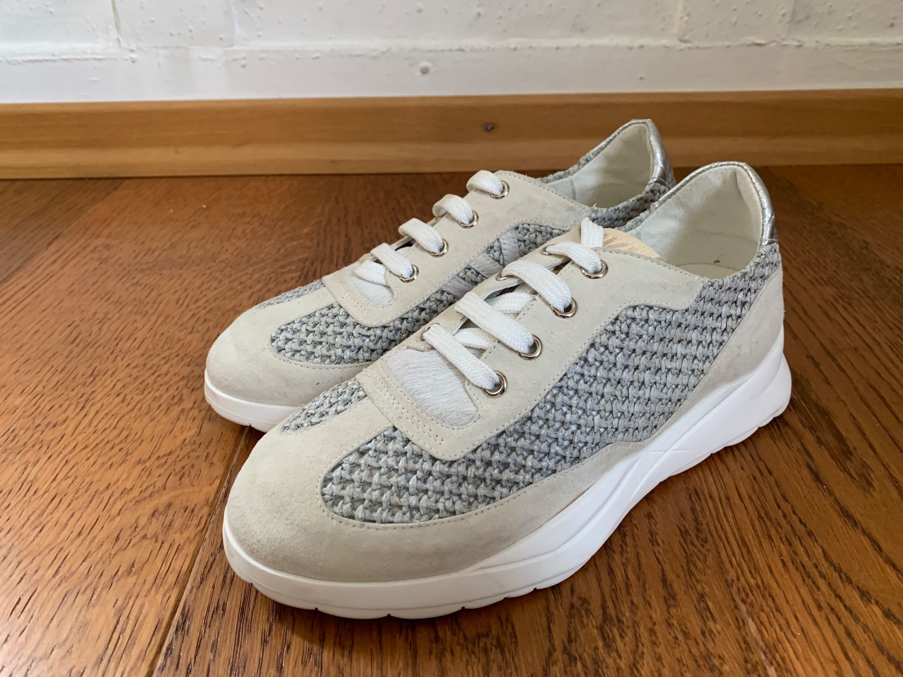Scarpe da donna: Iki Kai Luxus Sneaker offwhite Gr.37 – Nuovo (secondo la descrizione) da Zürich venduto da finsti 1