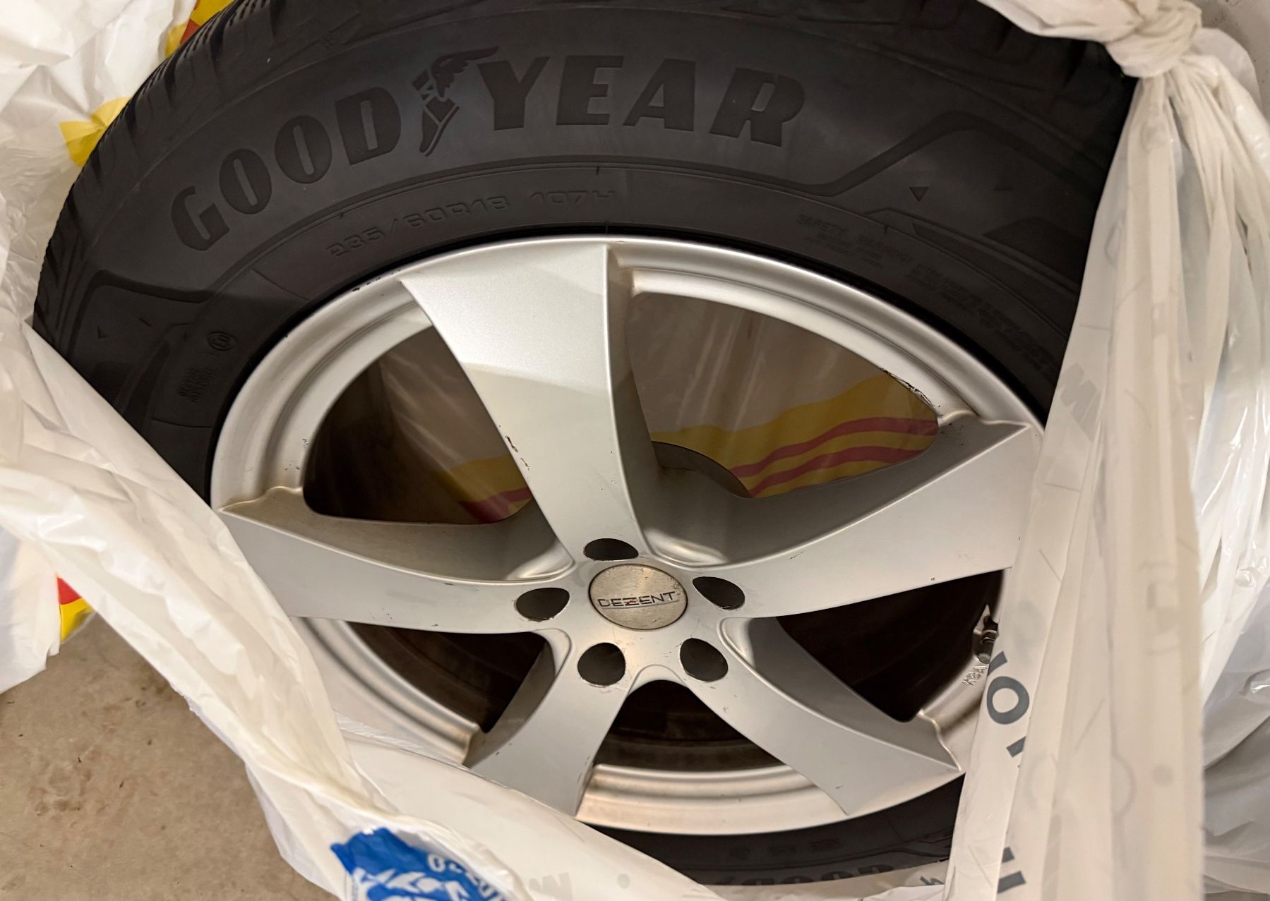 Pneumatici & Ruote complete: Mercedes Winter Kompletträder 235/60/r18 – Usato da Tann venduto da Speedesel 1