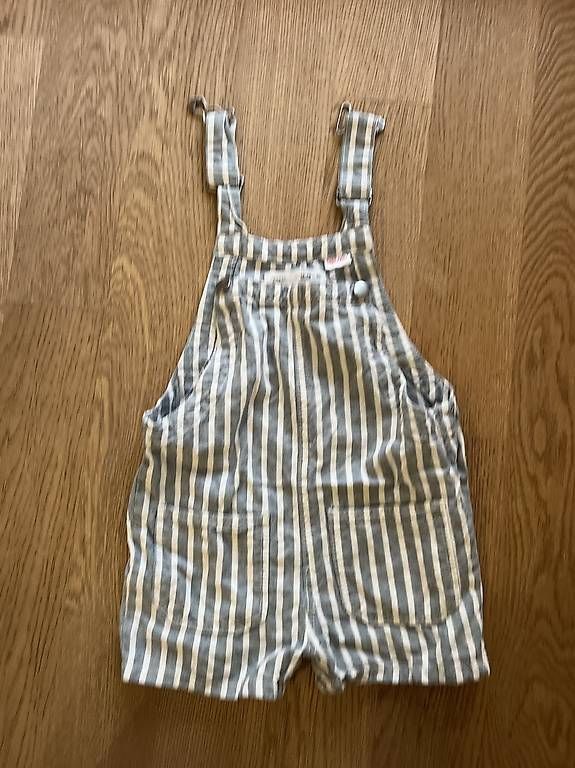 Pantaloni: Baby Latzhosen Gr. 86 – Usato da Rothenburg venduto da Isopot