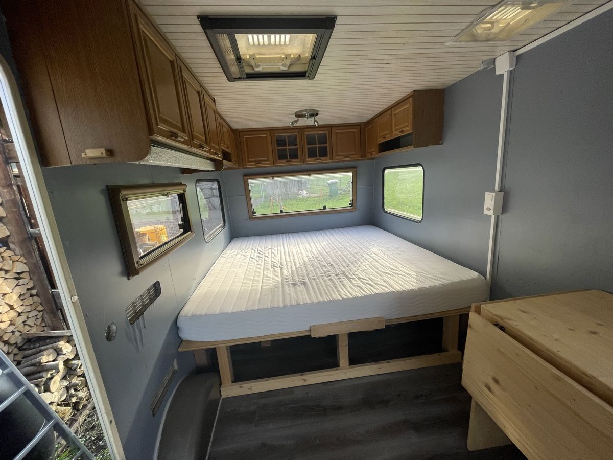Rimorchi: Umgebauter Wohnwagen mit neuen Matratzen – Usato da Goldingen venduto da Wolfi04 4