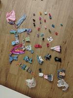 Barbiekleider, -schuhe, Sonnenbrillen etc.