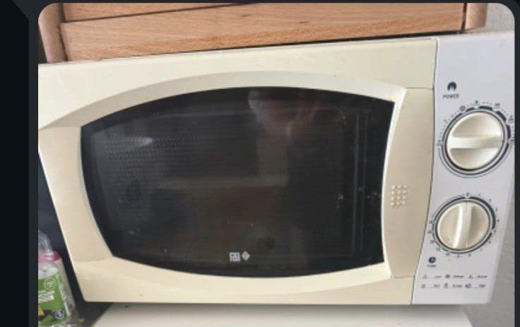 Elettrodomestici da cucina: Mikrowelle 45x29 cm – Usato da Würenlingen venduto da Delfinli1