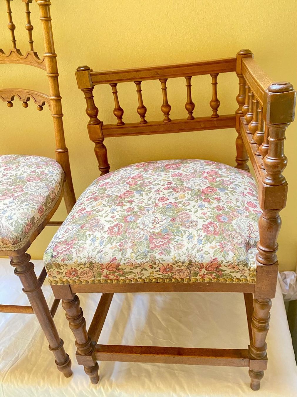Sedie: Antike Stühle mit Blumenmuster - 2er Set – Usato da Krauchthal venduto da MEWA01 1
