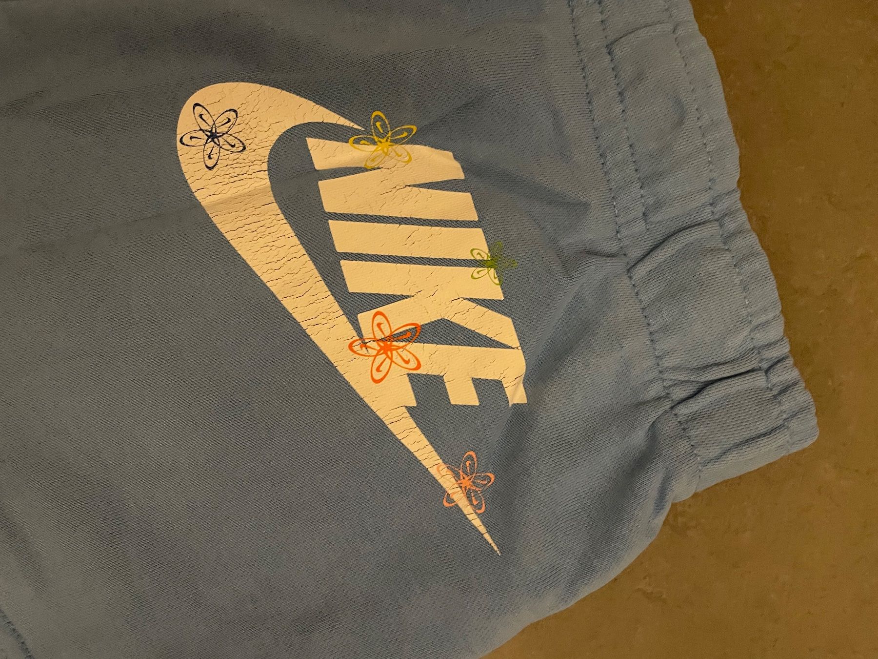 Nike Pantaloni: Nike Shorts – Usato da Zürich venduto da Ivona3 3