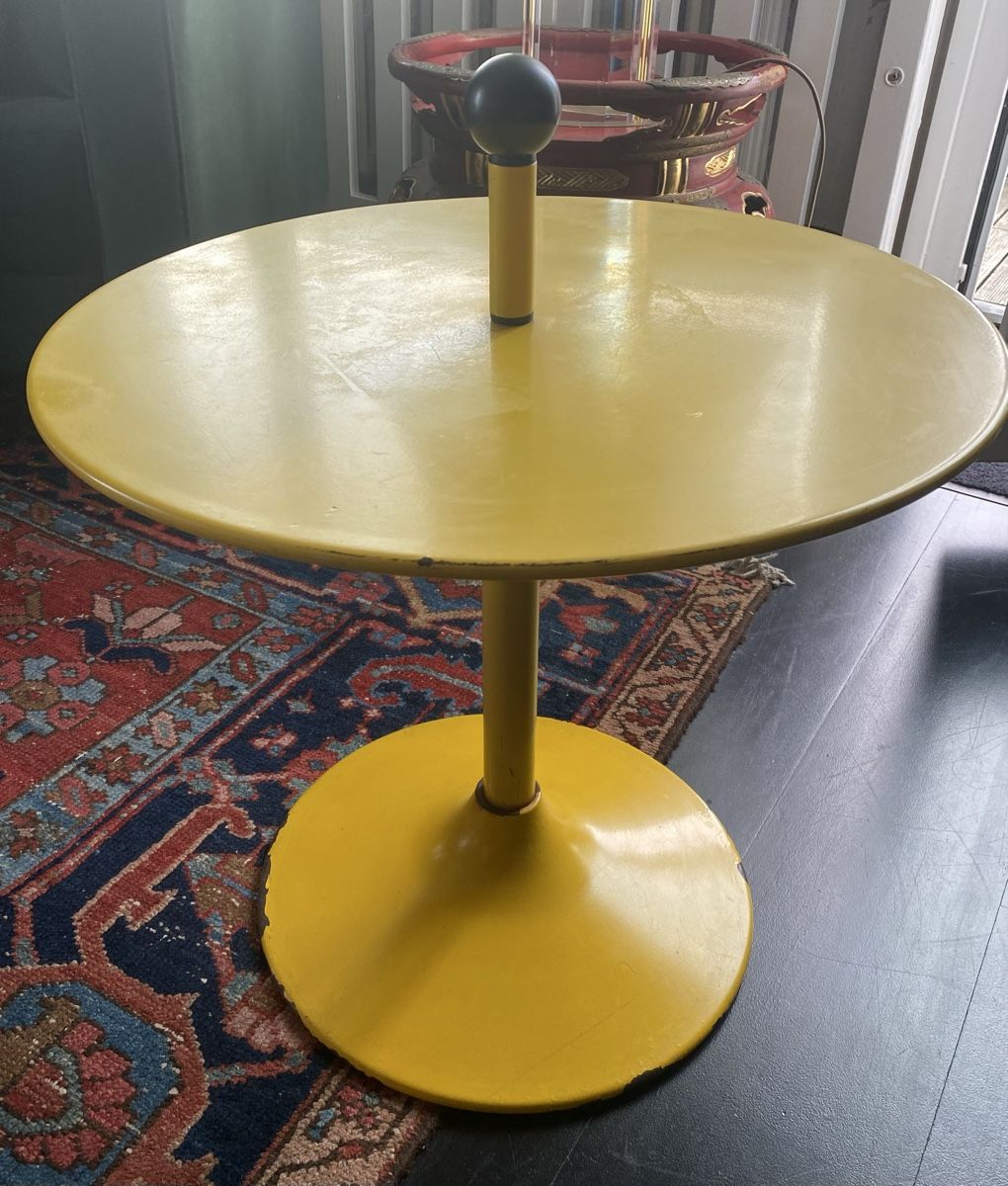 Tavoli: Bauhaus-Beistelltisch – Usato da Zürich venduto da ARTino 1